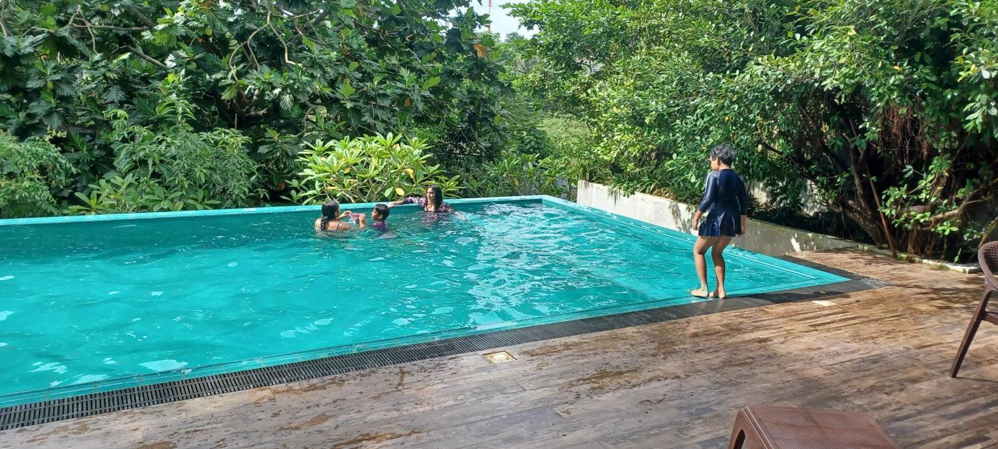 Thalangama Lakeview Lodge Battaramulla Esterno foto