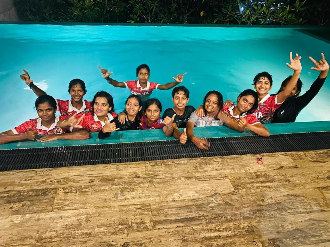 Thalangama Lakeview Lodge Battaramulla Esterno foto